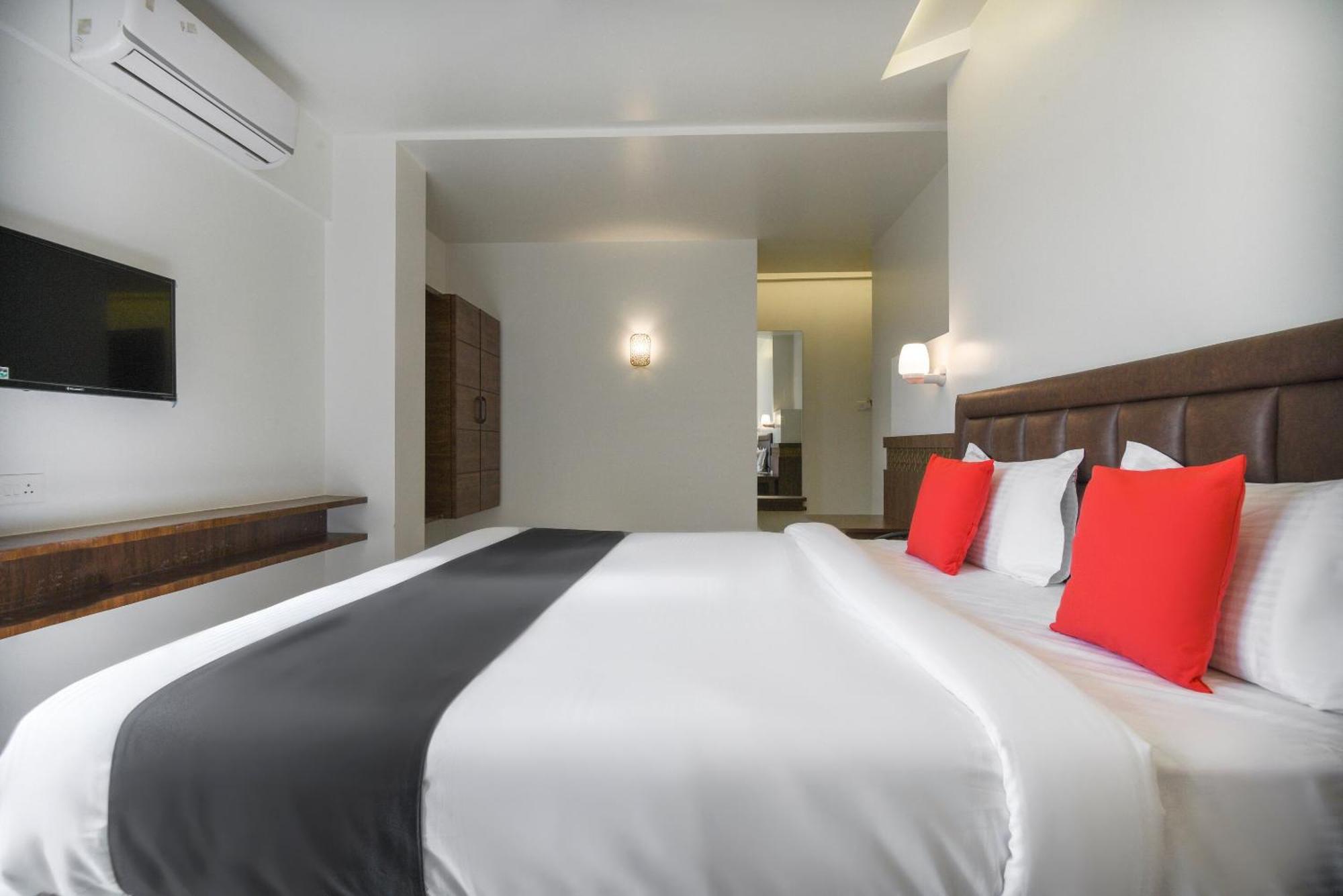 Oyo Flagship Hotel Shreeyash Executive Mangvadi Kültér fotó