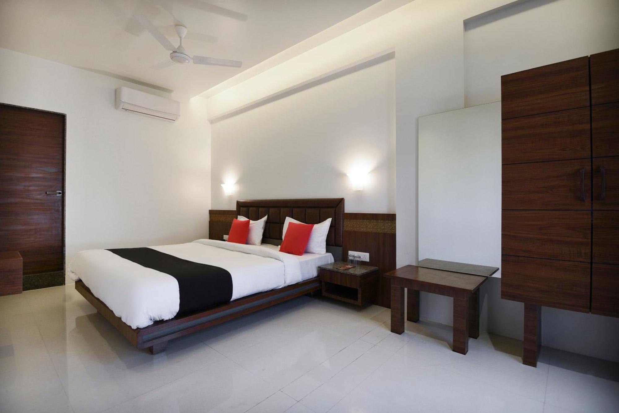 Oyo Flagship Hotel Shreeyash Executive Mangvadi Kültér fotó