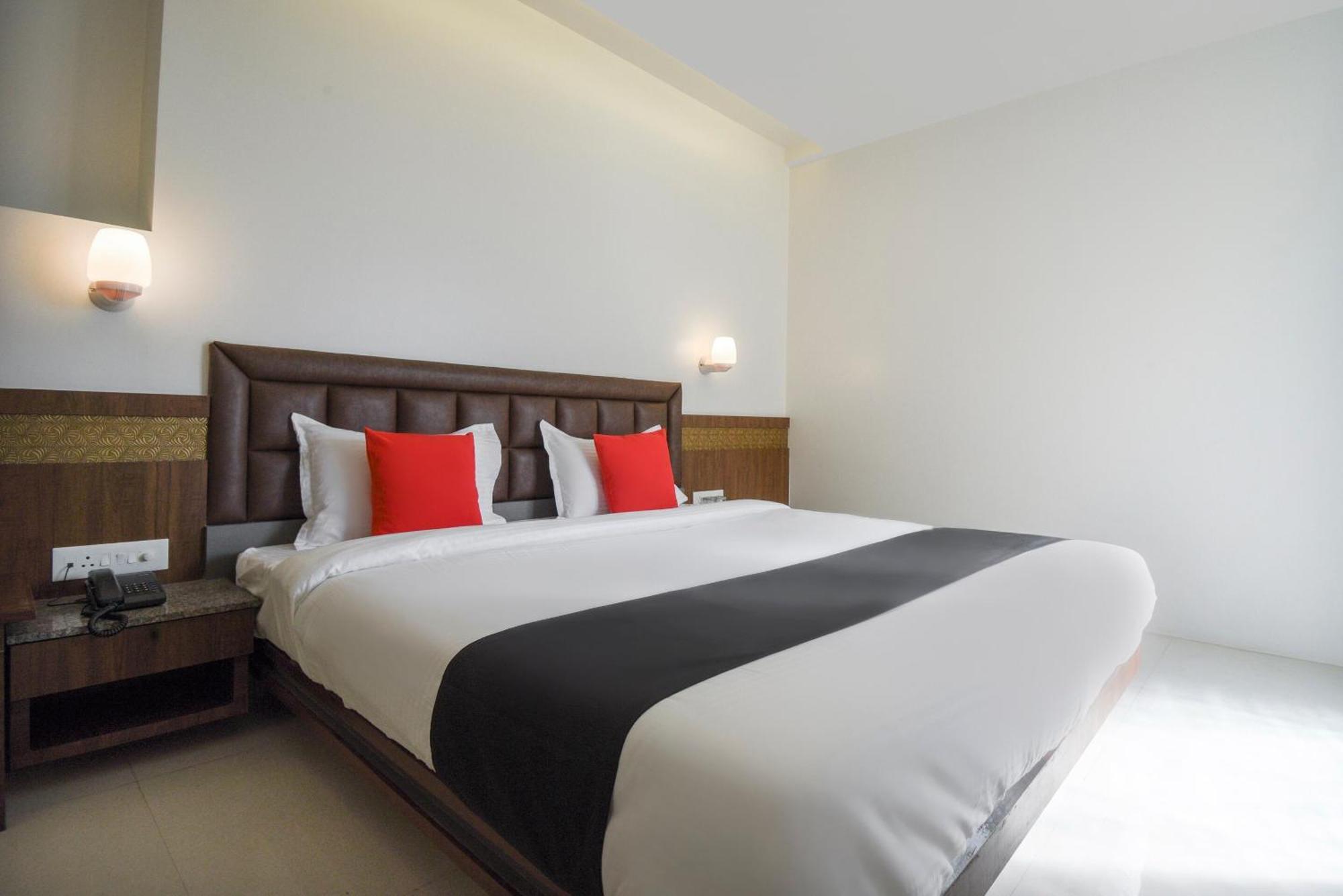 Oyo Flagship Hotel Shreeyash Executive Mangvadi Kültér fotó