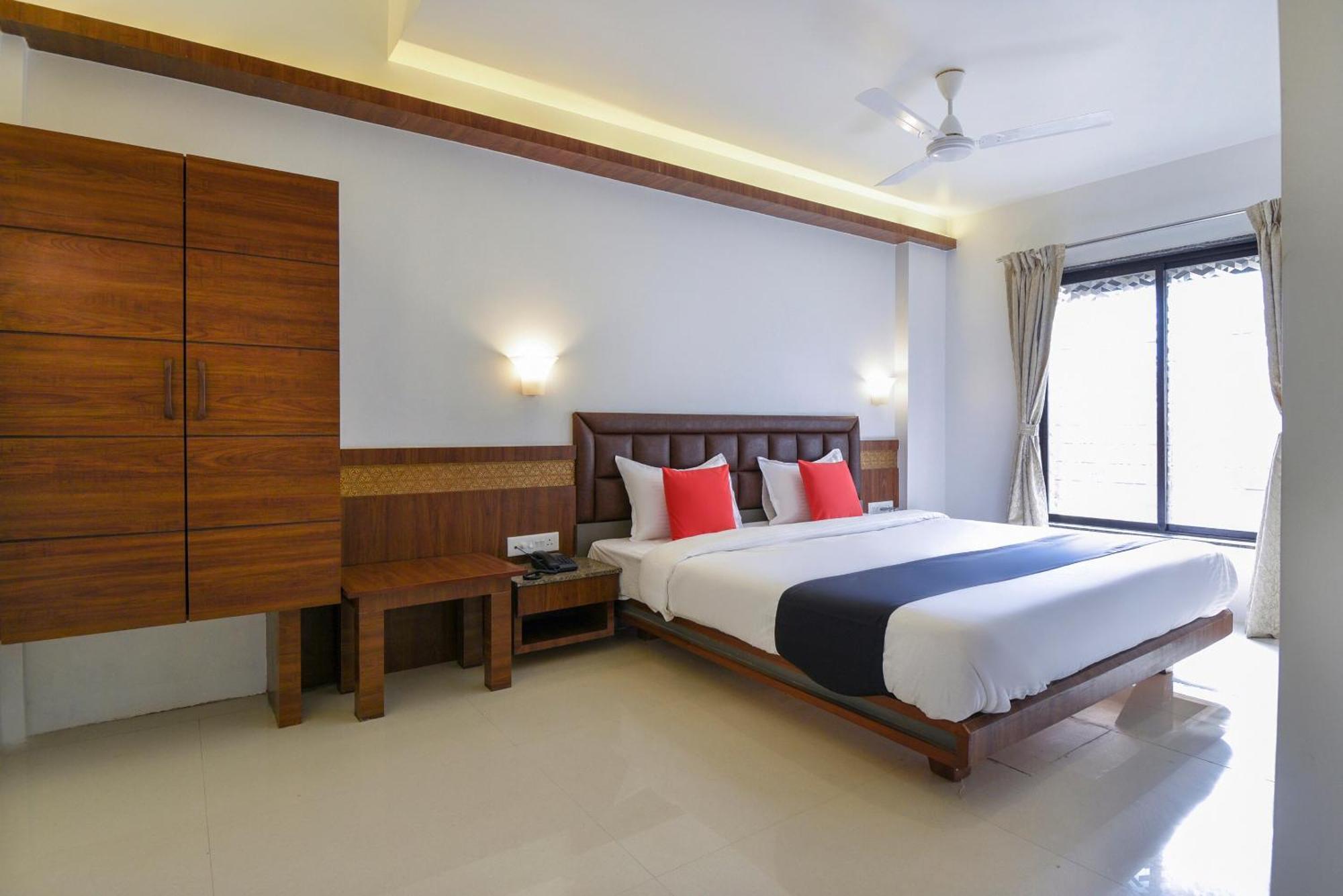 Oyo Flagship Hotel Shreeyash Executive Mangvadi Kültér fotó