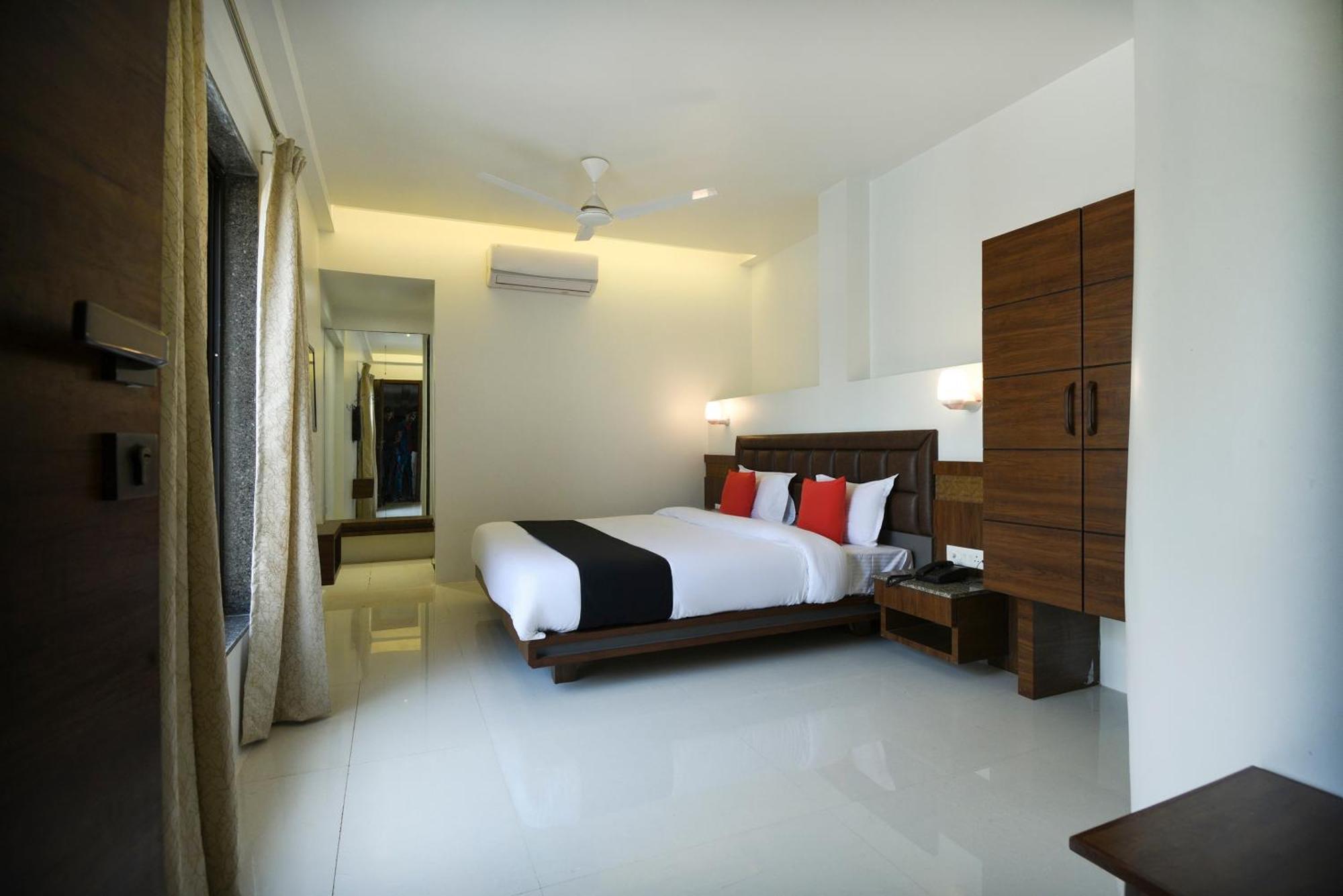Oyo Flagship Hotel Shreeyash Executive Mangvadi Kültér fotó