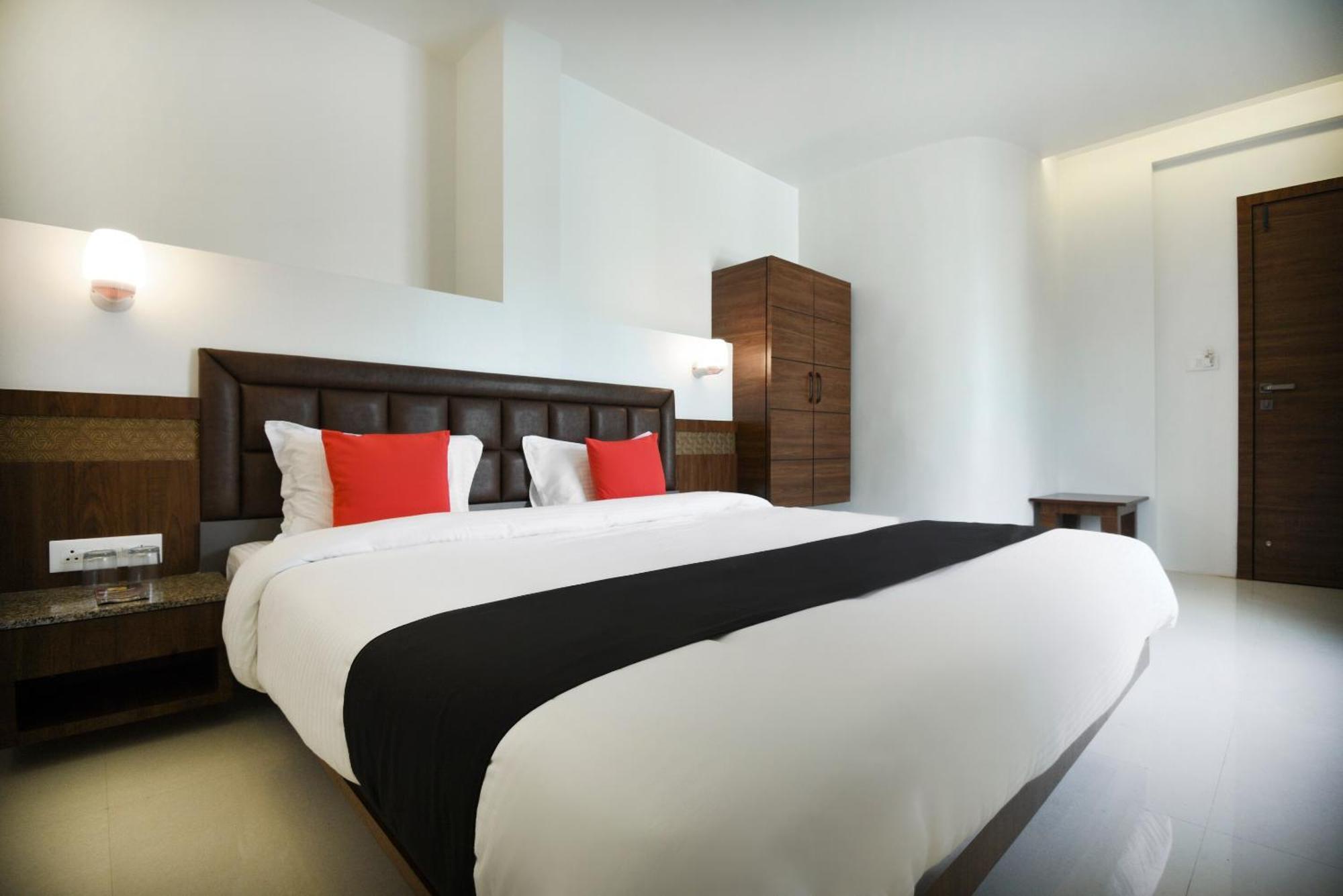 Oyo Flagship Hotel Shreeyash Executive Mangvadi Kültér fotó
