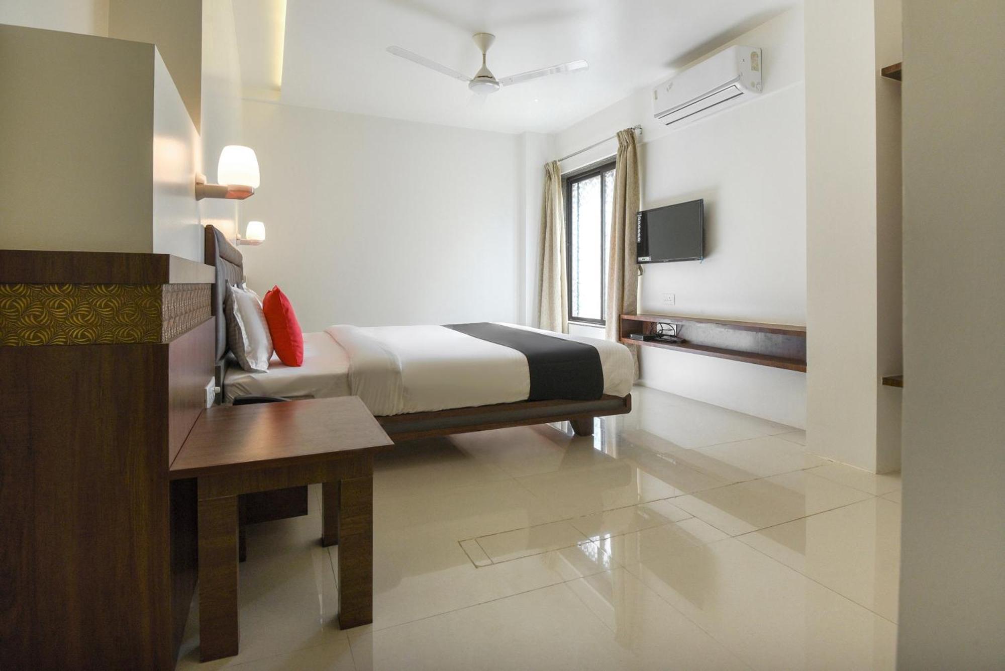 Oyo Flagship Hotel Shreeyash Executive Mangvadi Kültér fotó