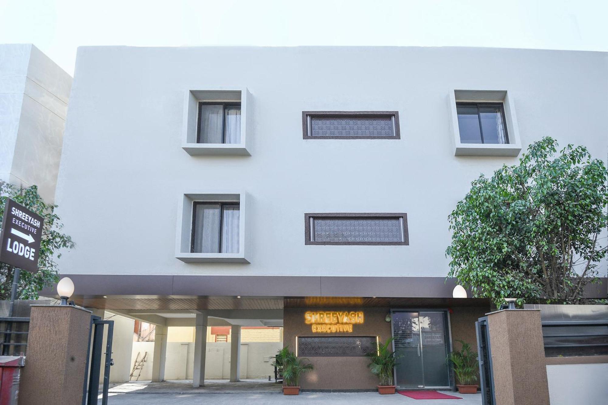 Oyo Flagship Hotel Shreeyash Executive Mangvadi Kültér fotó